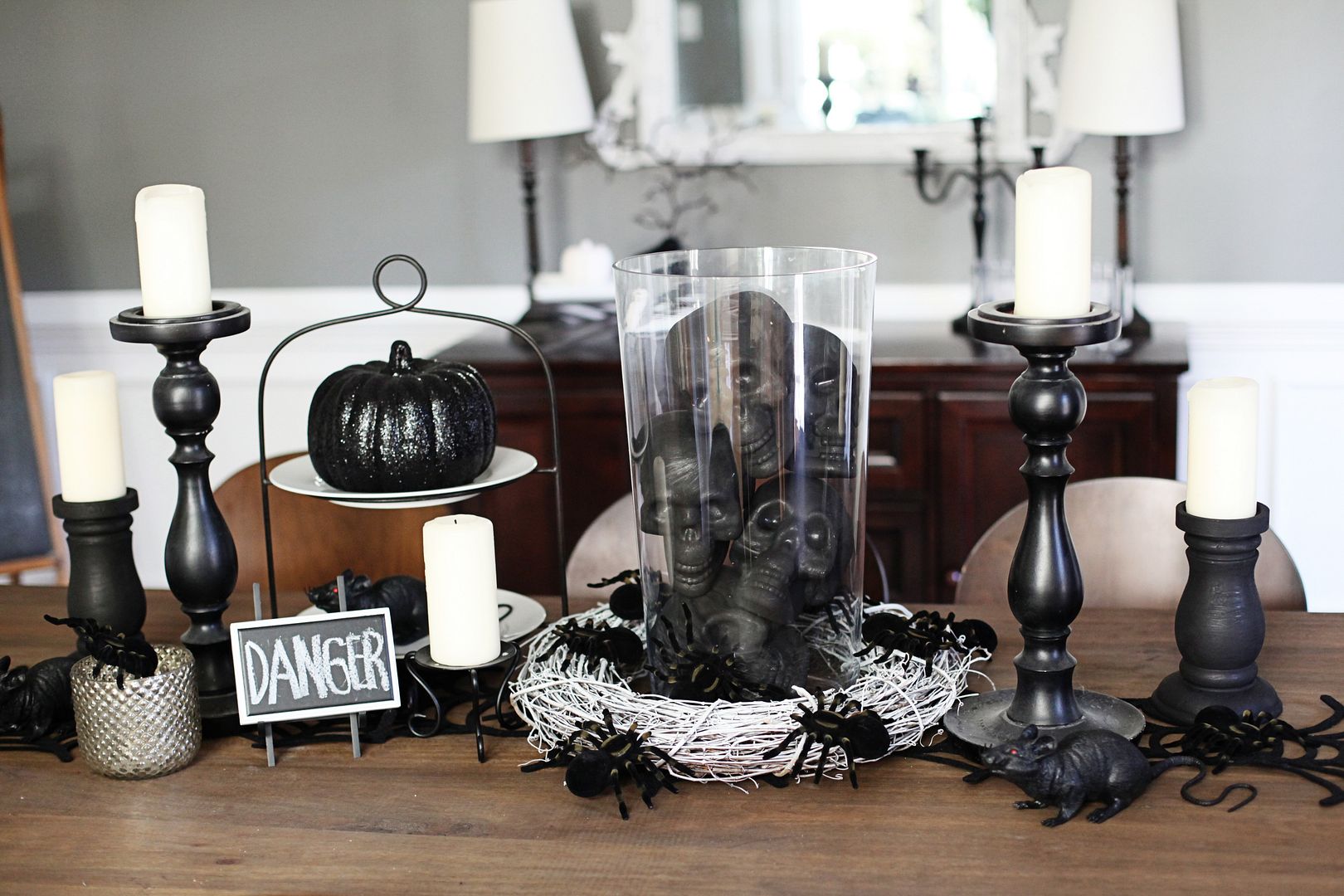 36 Unique Halloween Centerpieces Table Decorating Ideas